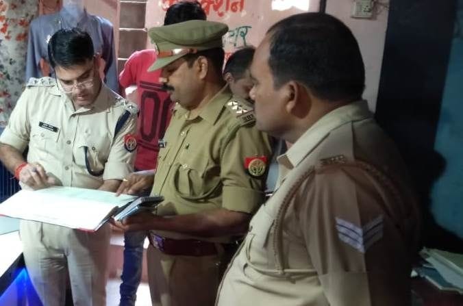 Do not give cartridges to anyone without an identity card