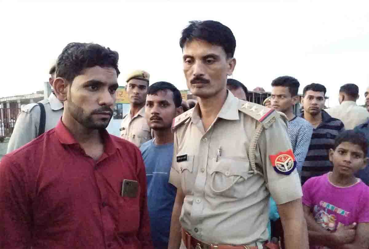 Degree college operator's face was severely cut when he missed the gun target