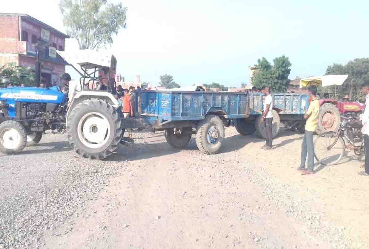 Private bus crashed into e-rickshaw, one died and two injured