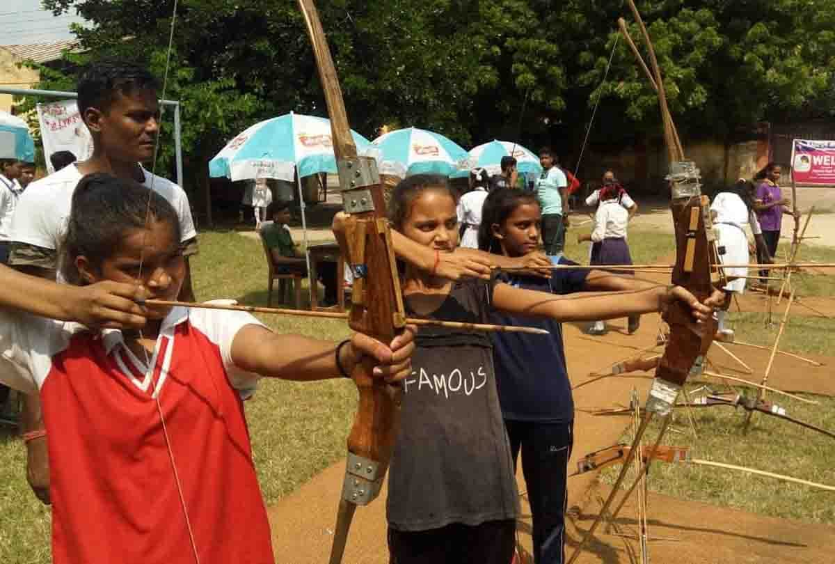 Girls show their skills in archery competition