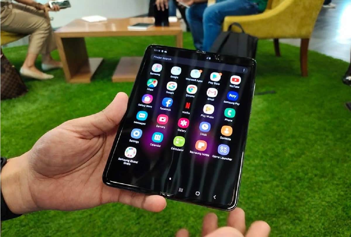 Samsung Galaxy Fold Pre Booking Start Know Price Specifications Offers
