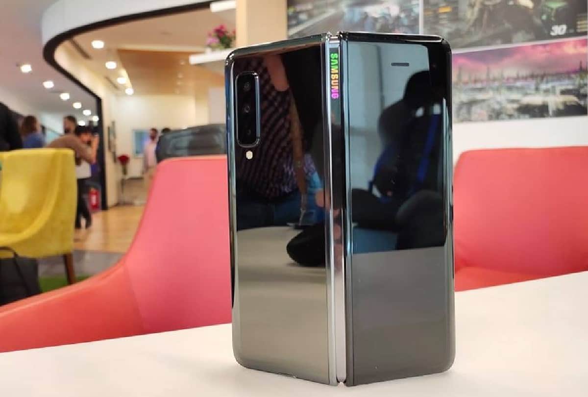 Worlds top foldable smartphones including galaxy fold and Huawei Mate X