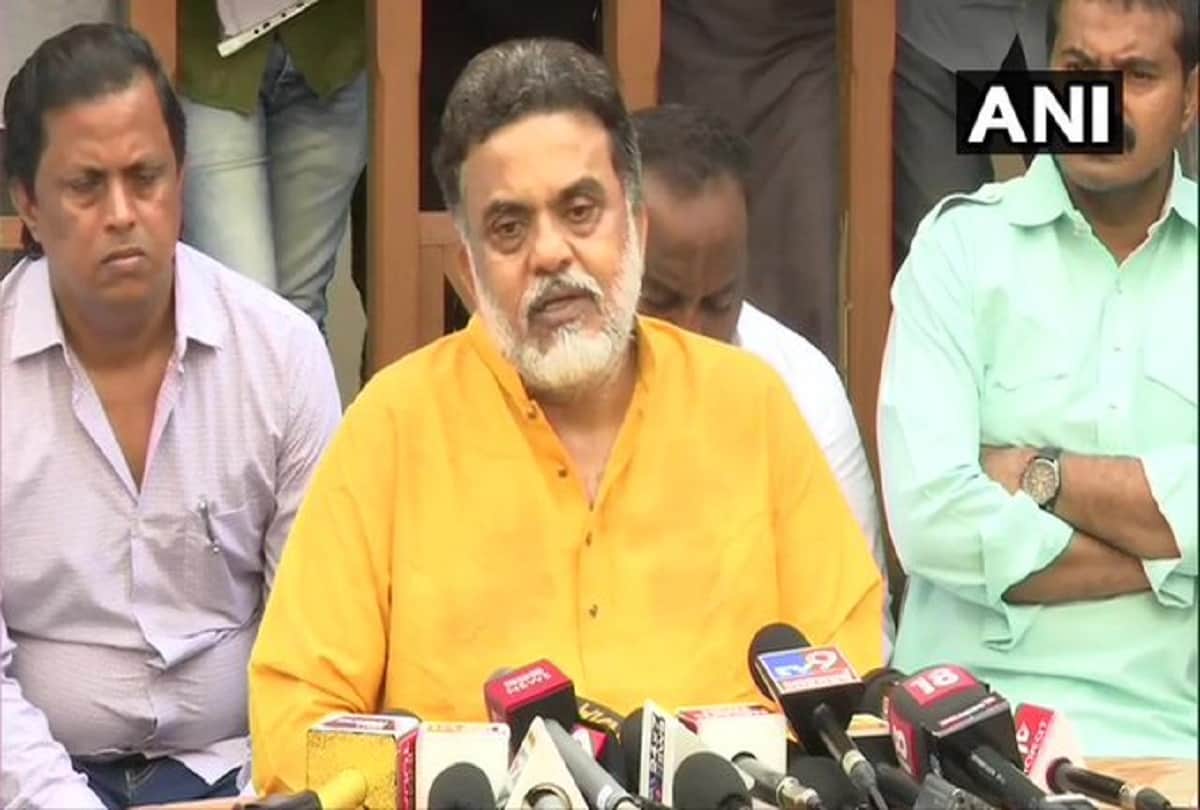 Mumbai Congress Leader Brian Miranda Blame Sanjay Dutt and Priya Dutt