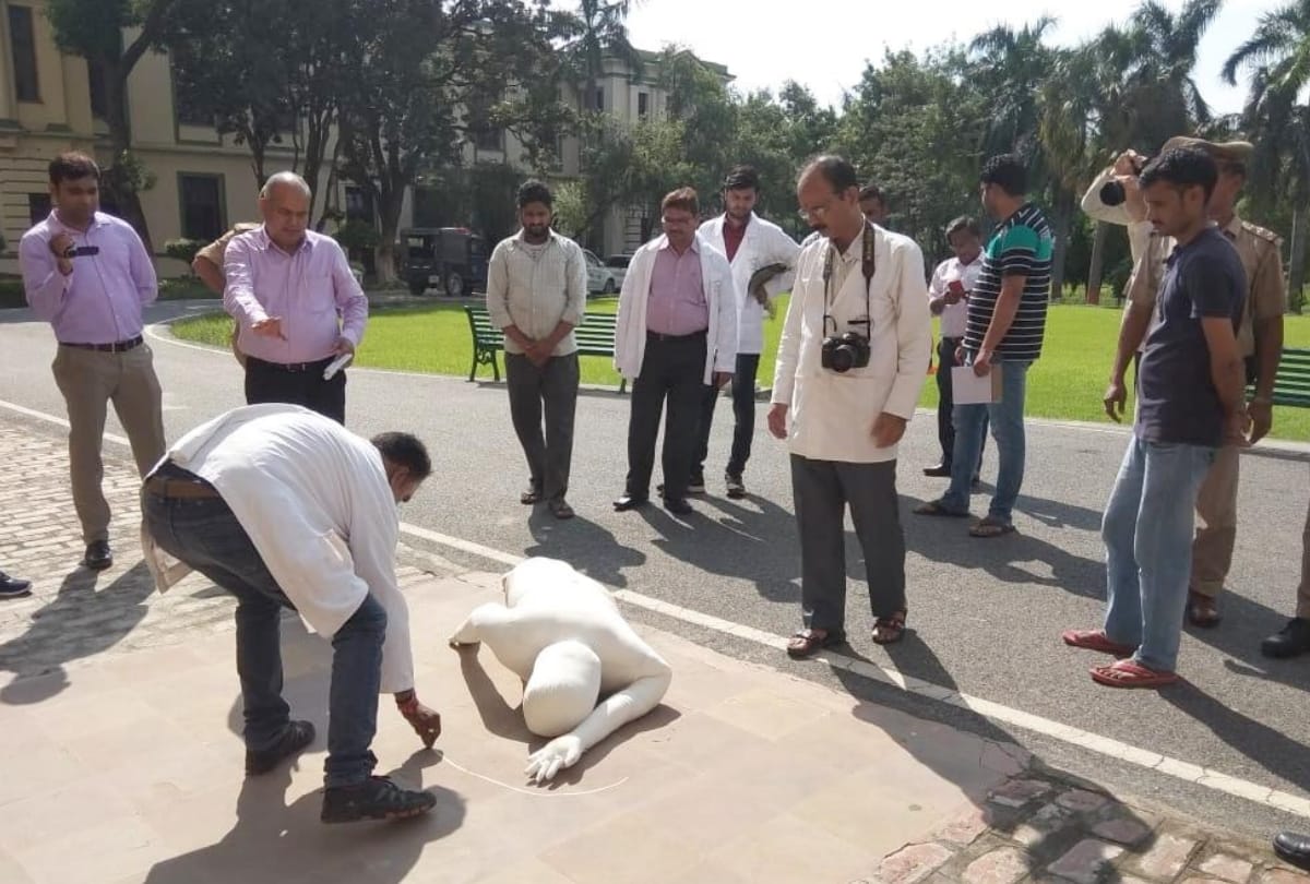 scene recreation in death case of la mart student rahul in lucknow