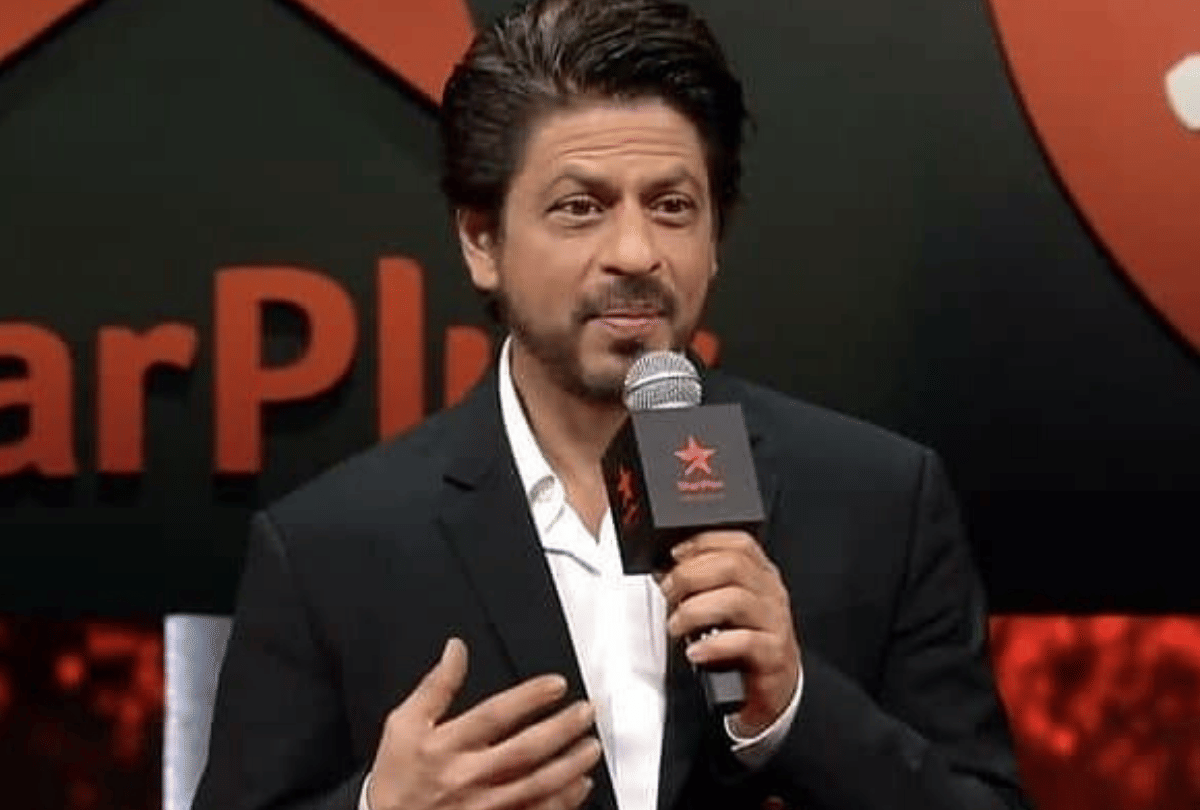 Saif Ali Khan Says Shahrukh Khan got Stardom to Play Male Stalker Role