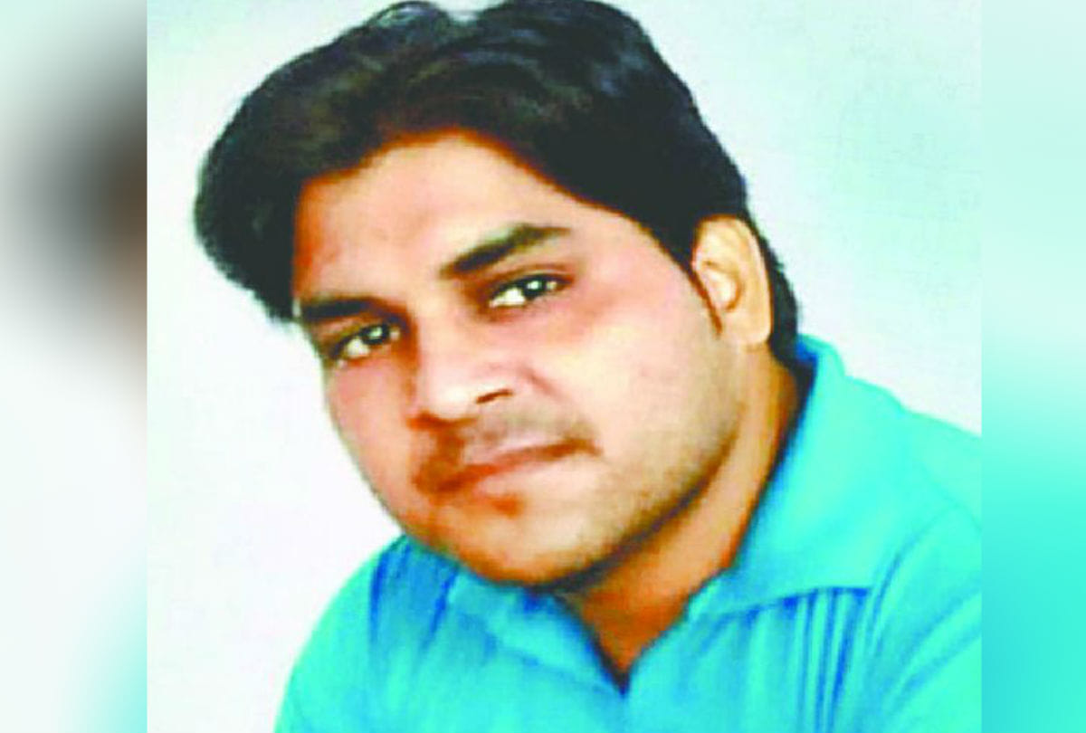 Teacher Said wife To Eat Food Children before Death Fir Against up 100 Police kasganj News