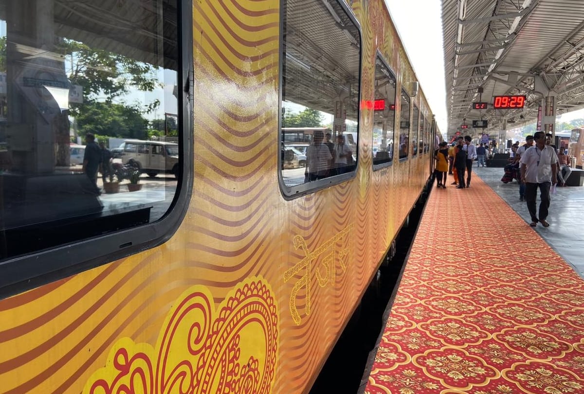 important features about tejas express