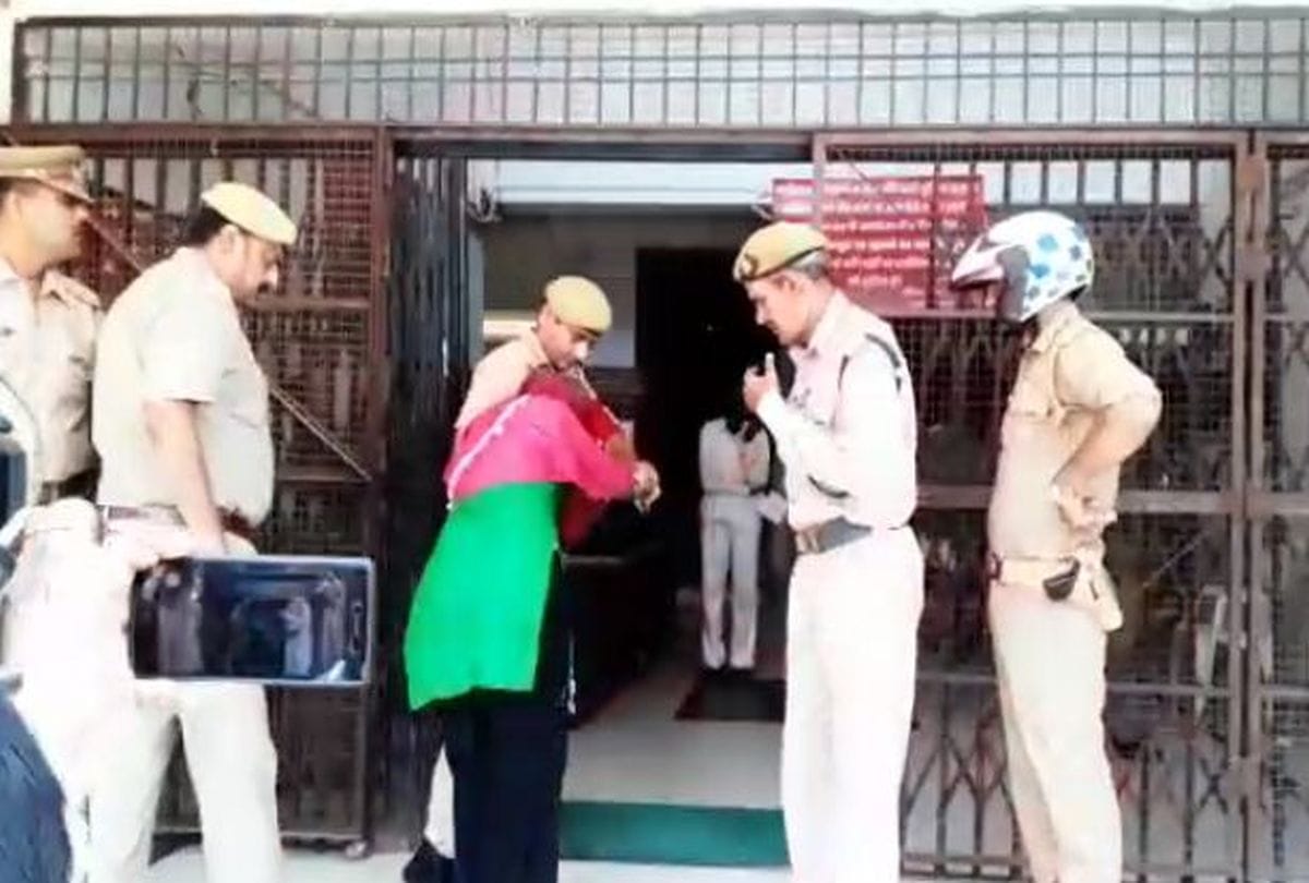 Victim Woman attempts self-immolation at SSP office agra