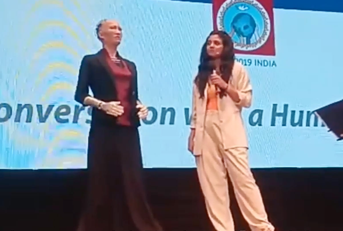 World first Artificial Intelligence Robot citizen Sophia attended International conference in Indore