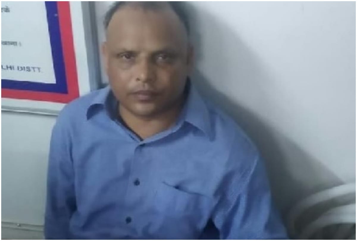 man arrested for sending fake bomb message to school teacher 