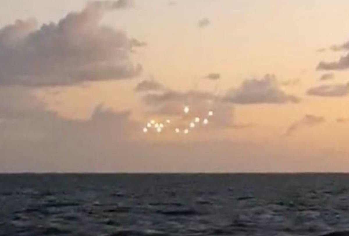 Fleet of mysterious lights appear above sea near North Carolina