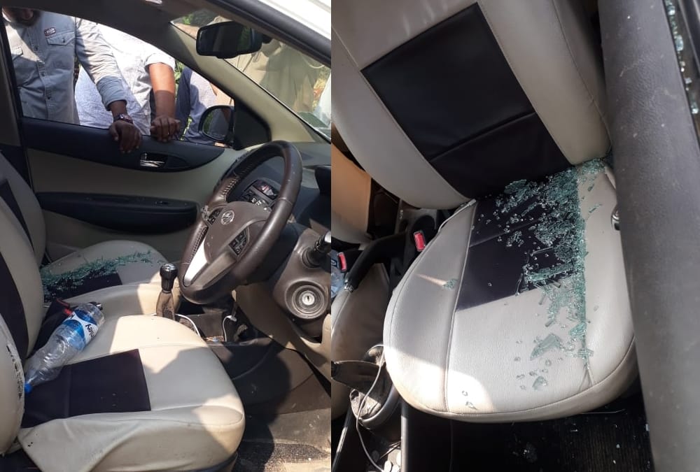 amethi : bike riding goons shot bank worker and robbed 36 lakhs