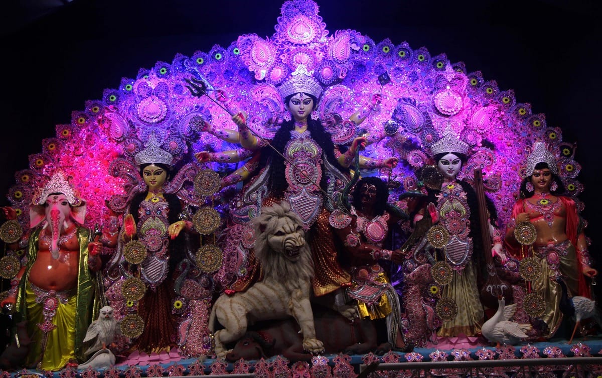 Durga Puja 2021: Puja committees start preparations for Navratri 251 pandals will be set up in kashi varanasi 
