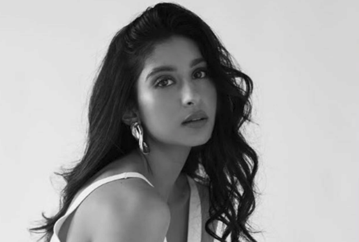 Poonam Dhillon Daughter Paloma Thakeria Pictures Viral Social Media