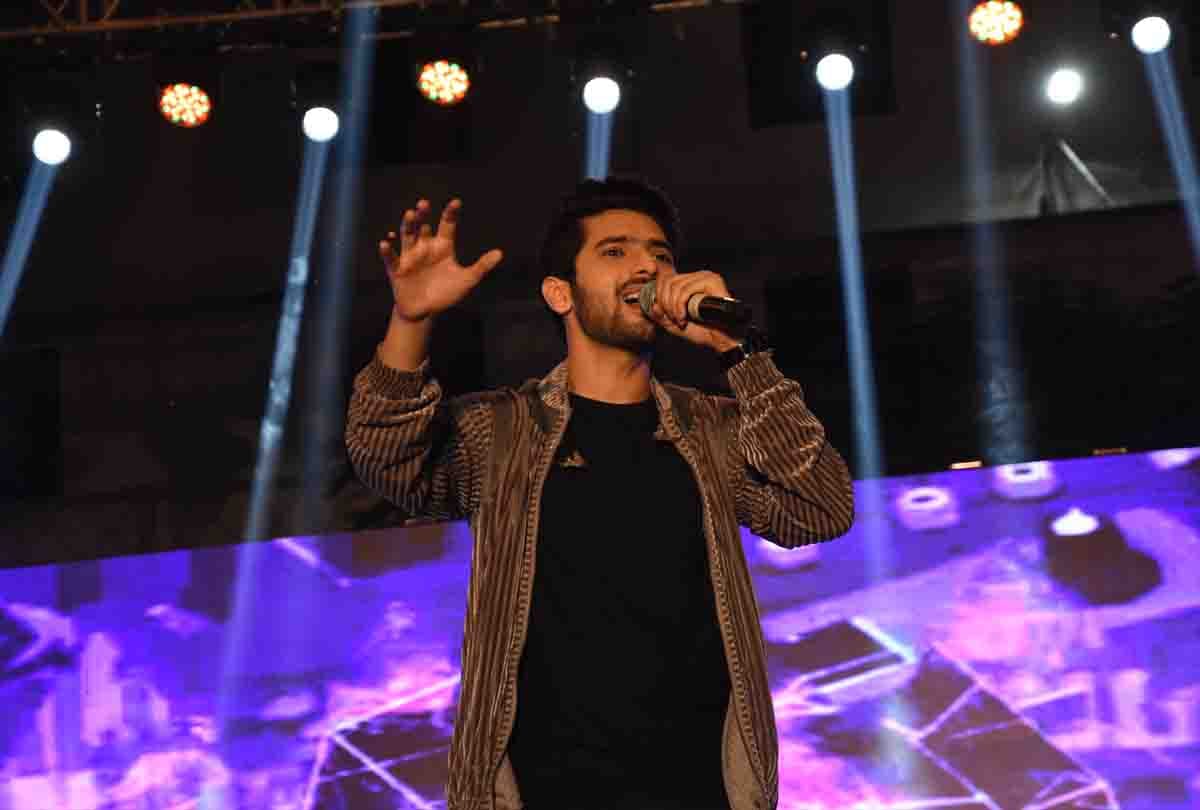 bollywood singer armaan malik show musical night in kanpur