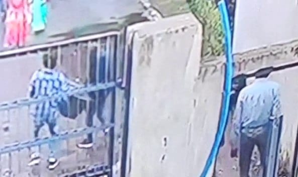 Prayagraj: CCTV footage revealed, thieves lost in Fafamau with 1.5 crore