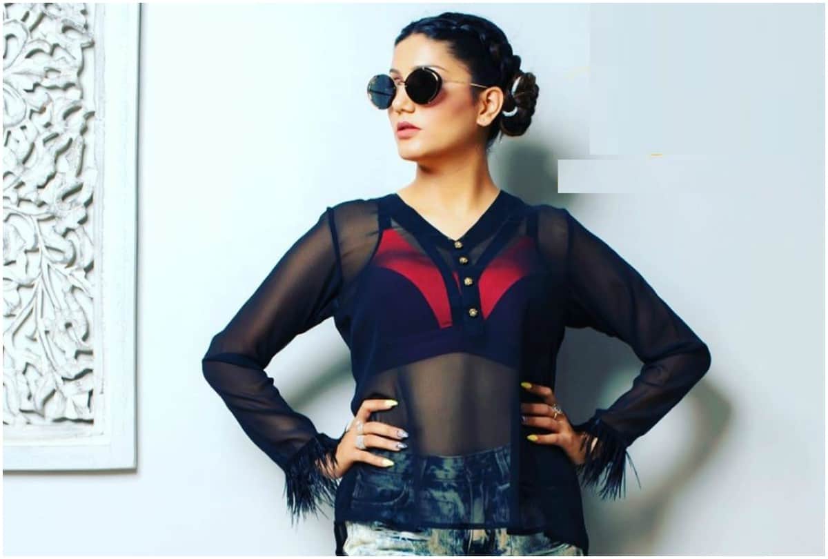 sapna choudhary share photos in saree