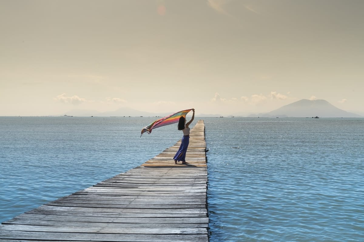 best hacks to reduce budget and travel all around the world