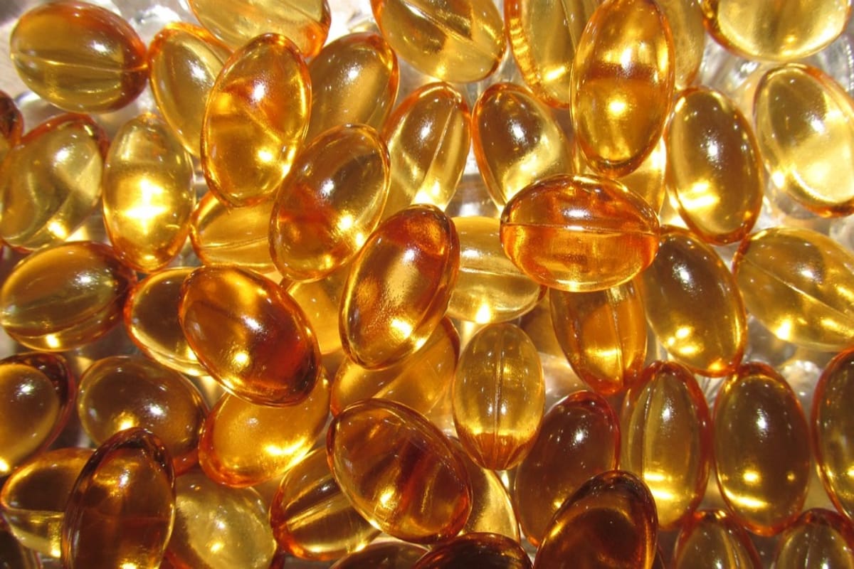 use vitamin e in 5 ways to get glowing skin and clean under eye