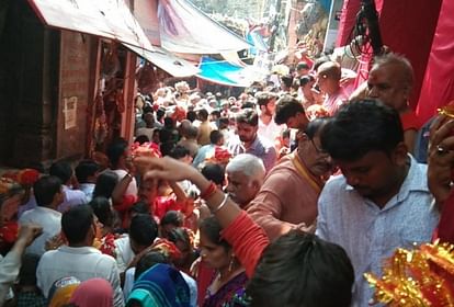 navratri durga ashtami devotees puja visit Vindhyavasini temple mirzapur