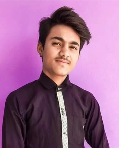 Tractor collides with bike, student dies