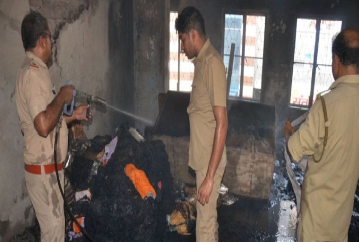 Fire in Saree showroom aligarh