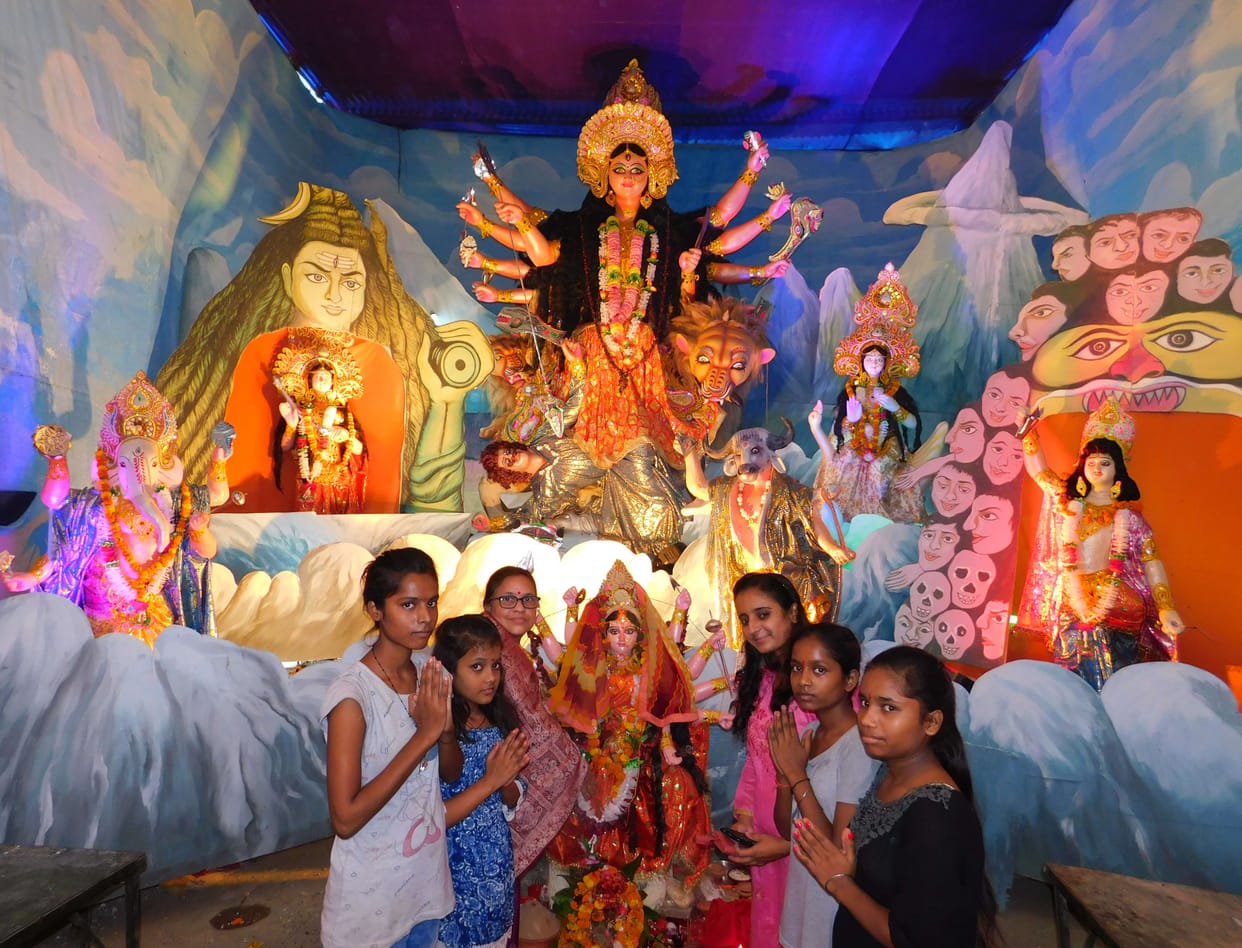 Pooja pandals gathered on Mahashtami