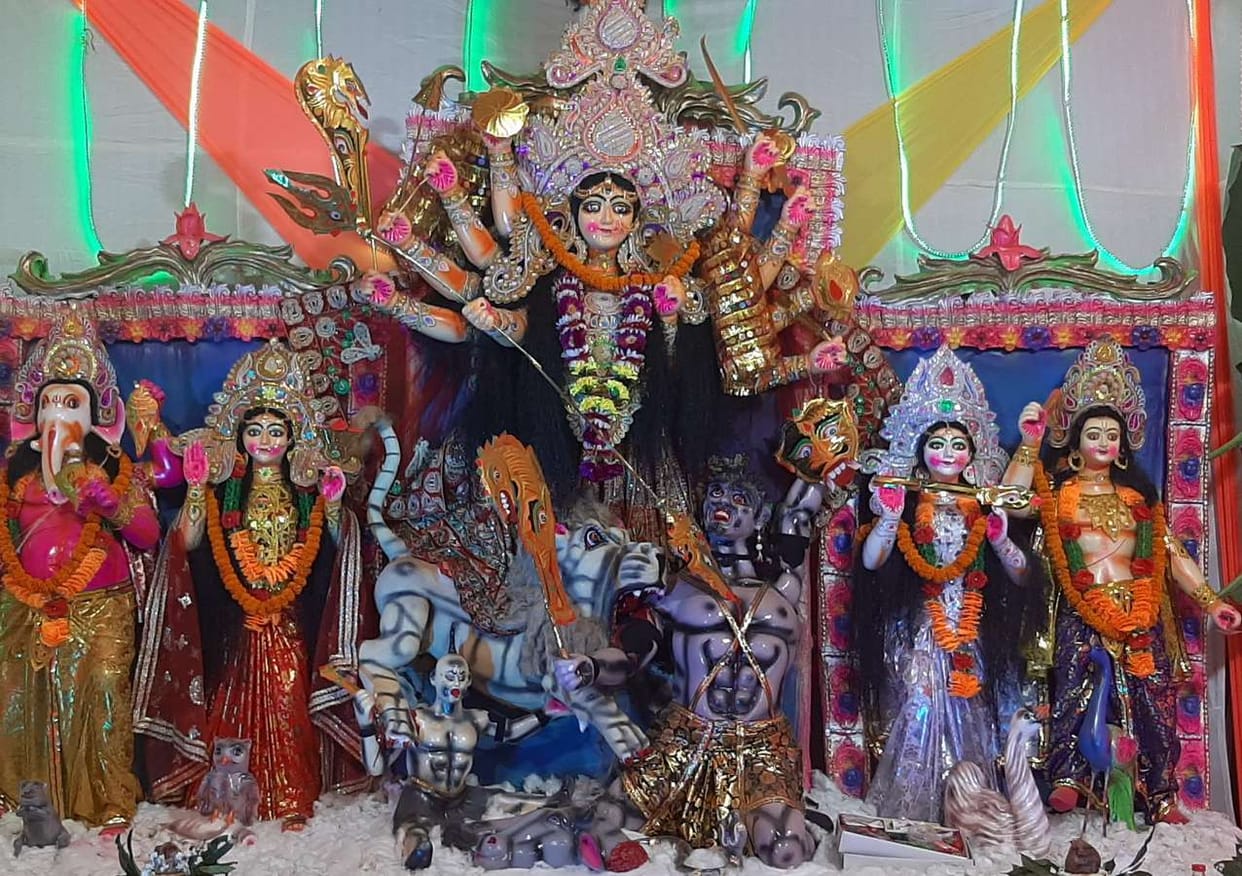 Pandals from the city to the rural areas continued to boom