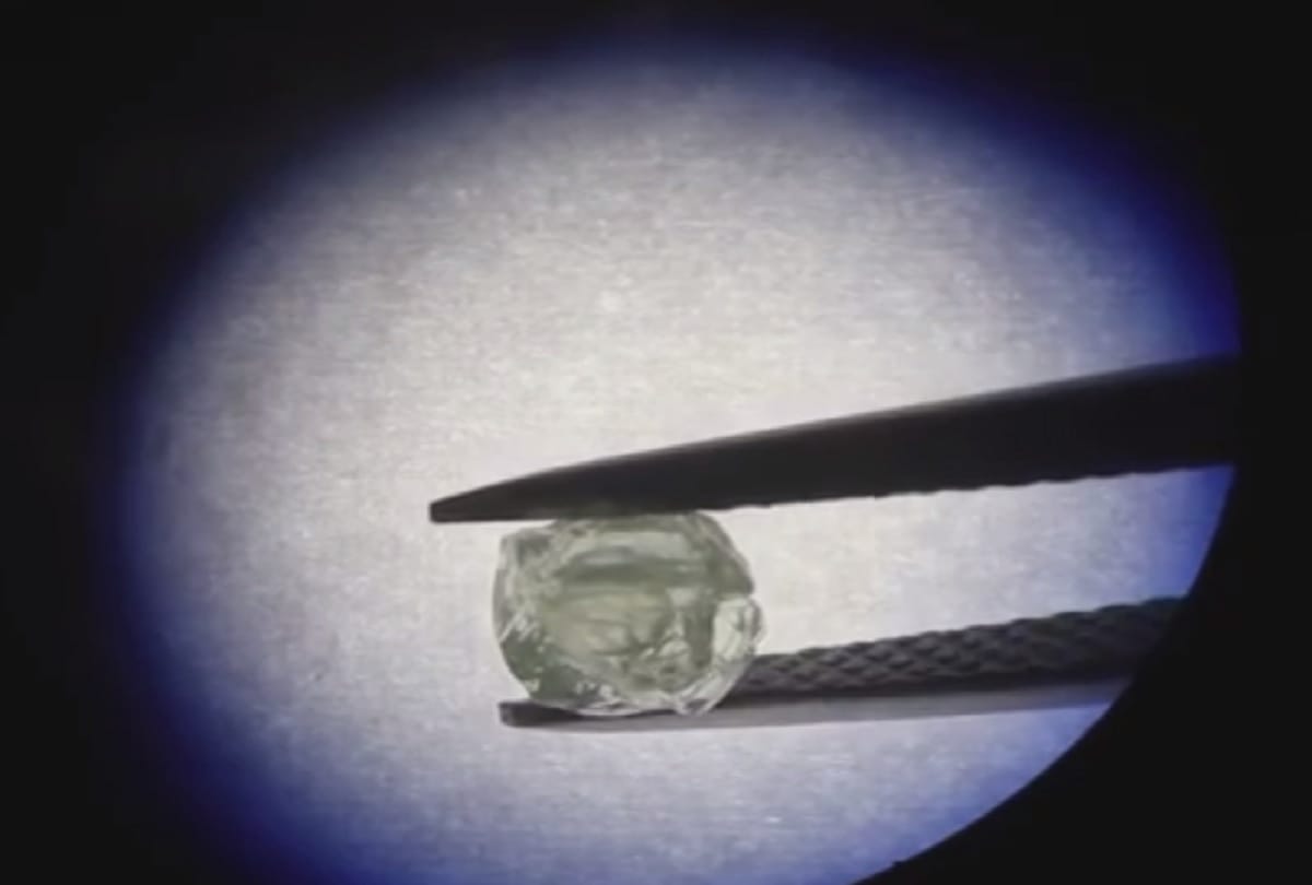 Diamond inside Diamond found in Siberia First time in the diamond mining history