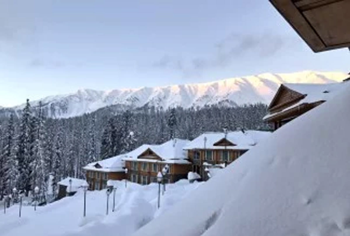 Weather Jammu kashmir, temperature in valley, Gulmarg recorded minimum temperature of 1.8 degree