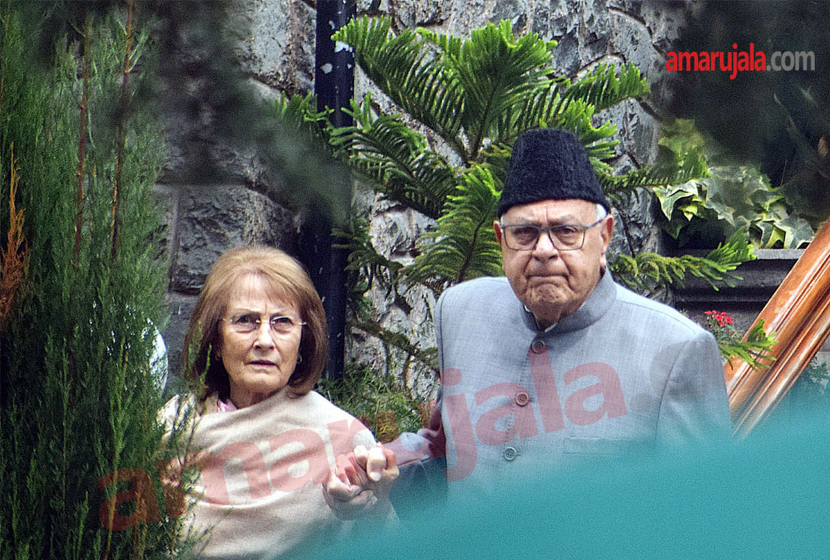 National Conference delegation meet Farooq Abdullah, his wife Molly at residence in Srinagar