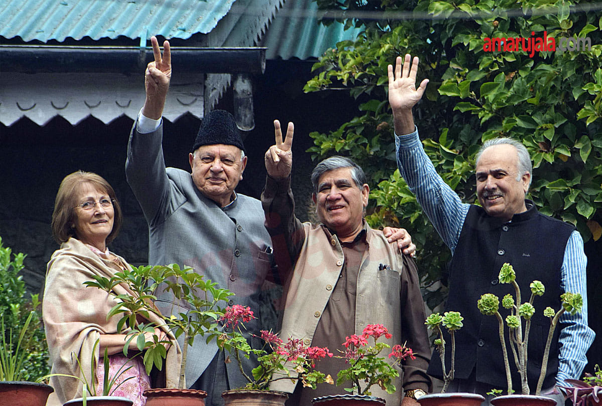 National Conference delegation meet Farooq Abdullah, his wife Molly at residence in Srinagar