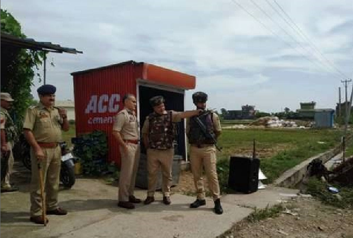 Policemen's drill to To teach terrorists lesson