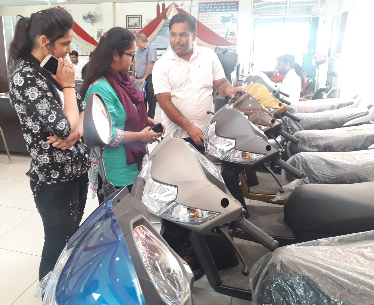 Boom in automobiles business in navratri