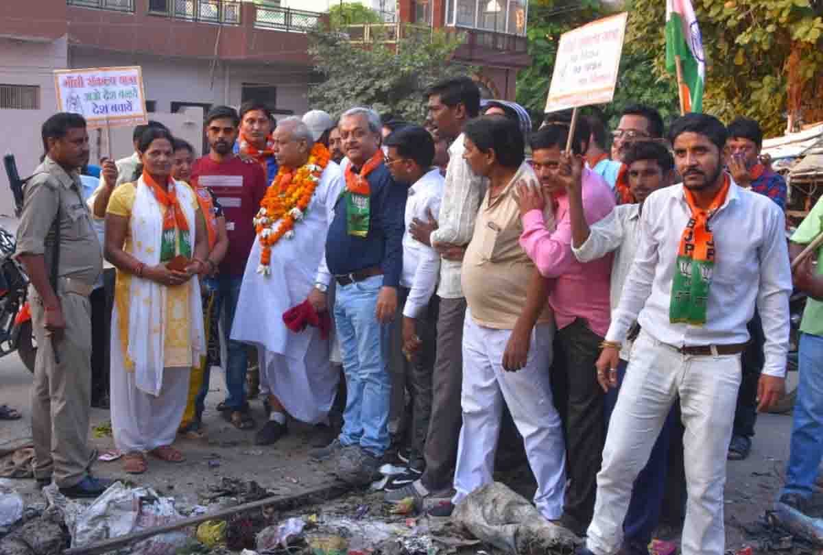 MP Pachauri angry to see street-street dirt in PM Modi's Smart City Project