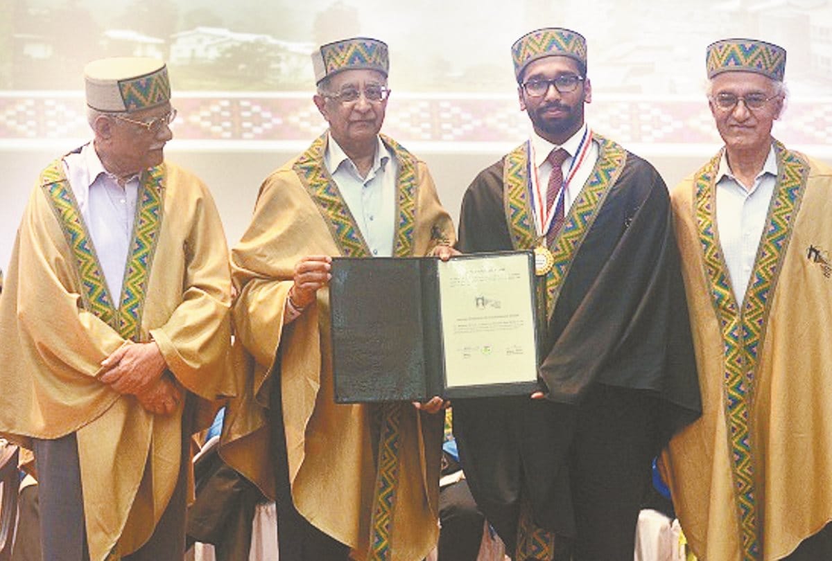 IIT Mandi Convocation 276 students including 22 PhD scholars take degrees in Himachali costumes