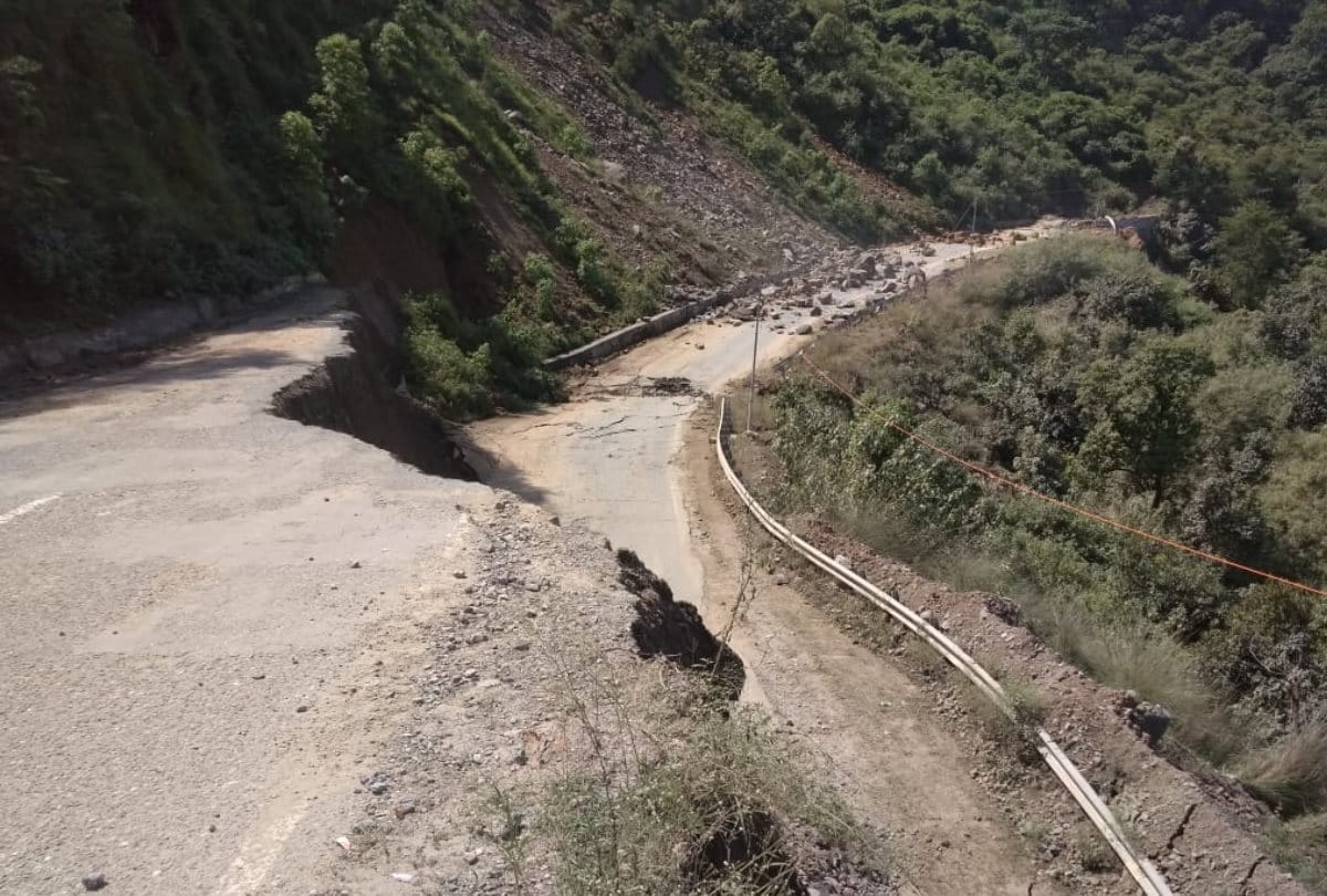 Paonta Shillai National Highway Sinked sirmour  Himachal