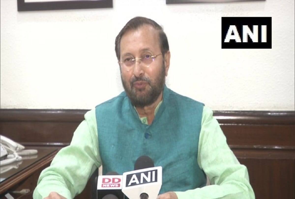 Prakash javdekar says that air pollution situation in Delhi critical despite stop parali burning
