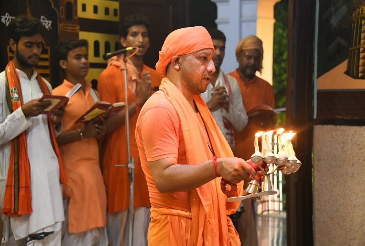 UP CM Yogi Adityanath pray of Durga in Navaratri 209