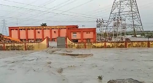 NTPC's Ash Dame broken and two people stranded