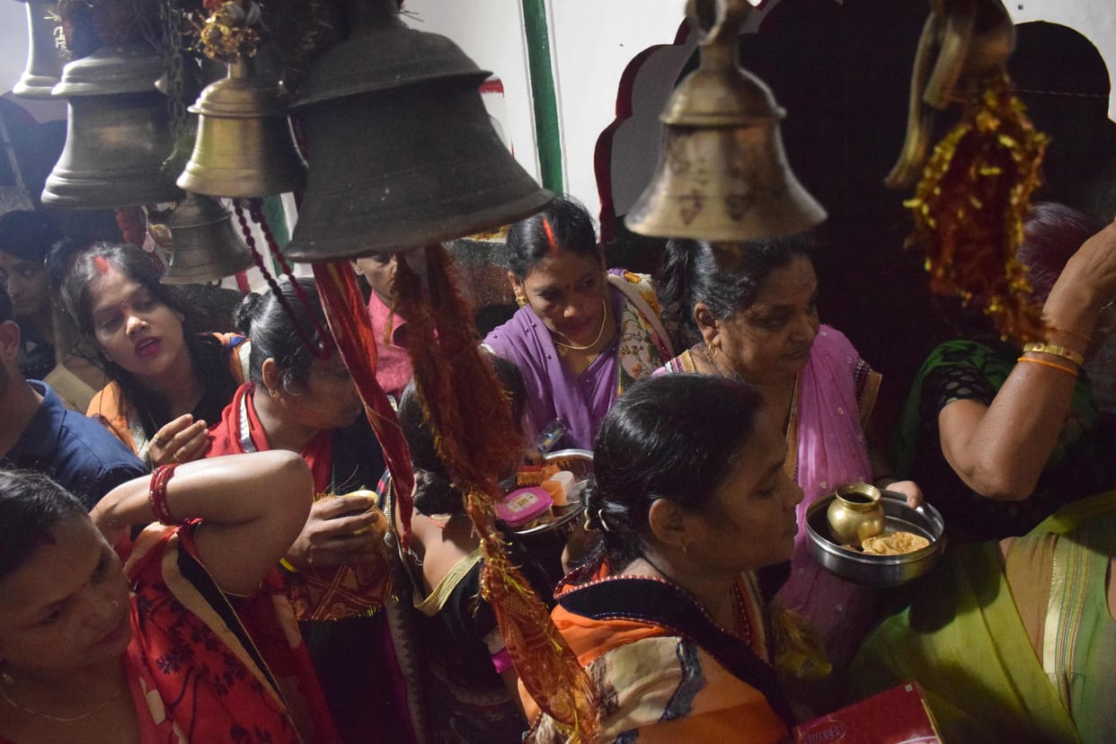 Devotees gathered to offer prayer on Navmi Navratra