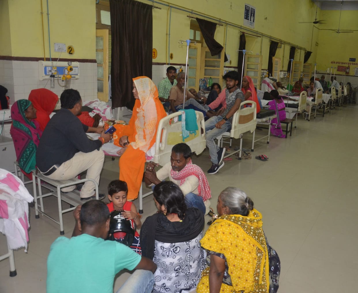 400 patients admitted to the district hospital with a capacity of 276 beds