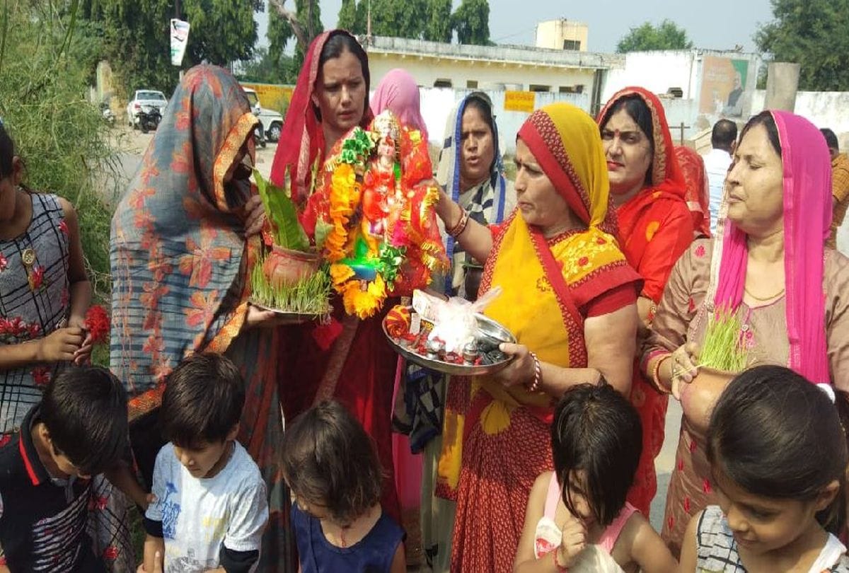 Navratri After Durga Puja Idol Immersions in Yamuna River Water Kund Agra