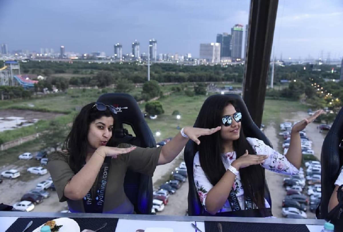 Fly dining restaurant in Noida serves food at 160 feet up in the air