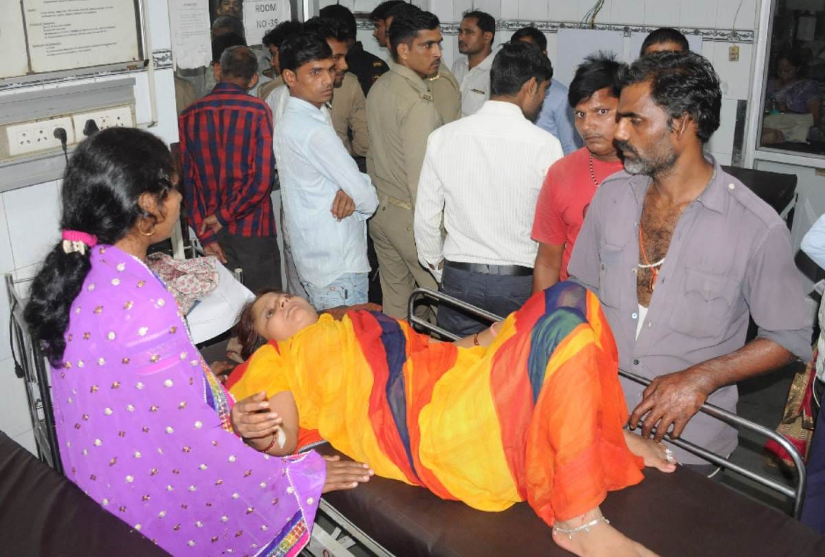 dispute between resident doctors and workers of lohia hospital lucknow 