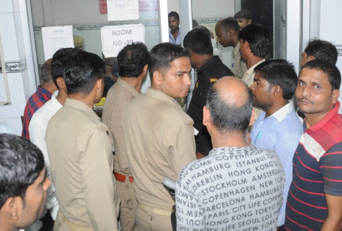 dispute between resident doctors and workers of lohia hospital lucknow 