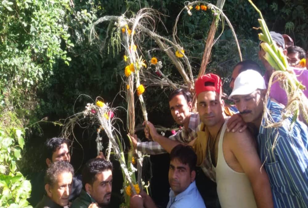 Dussehra 2019 Villagers Doing war on Vijayadashami in jaunsar bawar uttarakhand