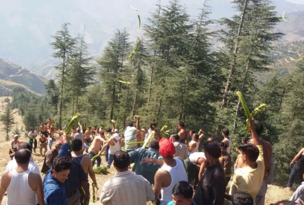 Dussehra 2019 Villagers Doing war on Vijayadashami in jaunsar bawar uttarakhand