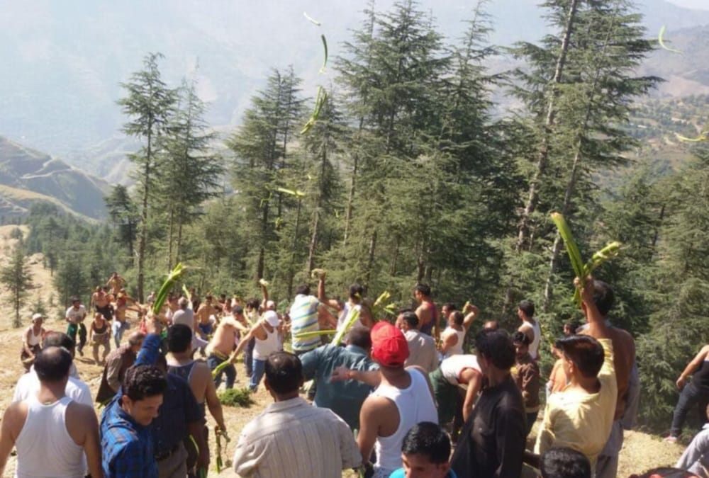 Dussehra 2020 Latest News: People Doing War on Vijayadashami instead Ravan Dahan in Uttarakhand jaunsar bawar