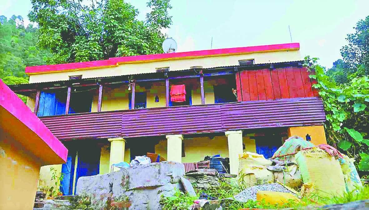 In this village of Uttarakhand women up to the head, village guard and ration dealer